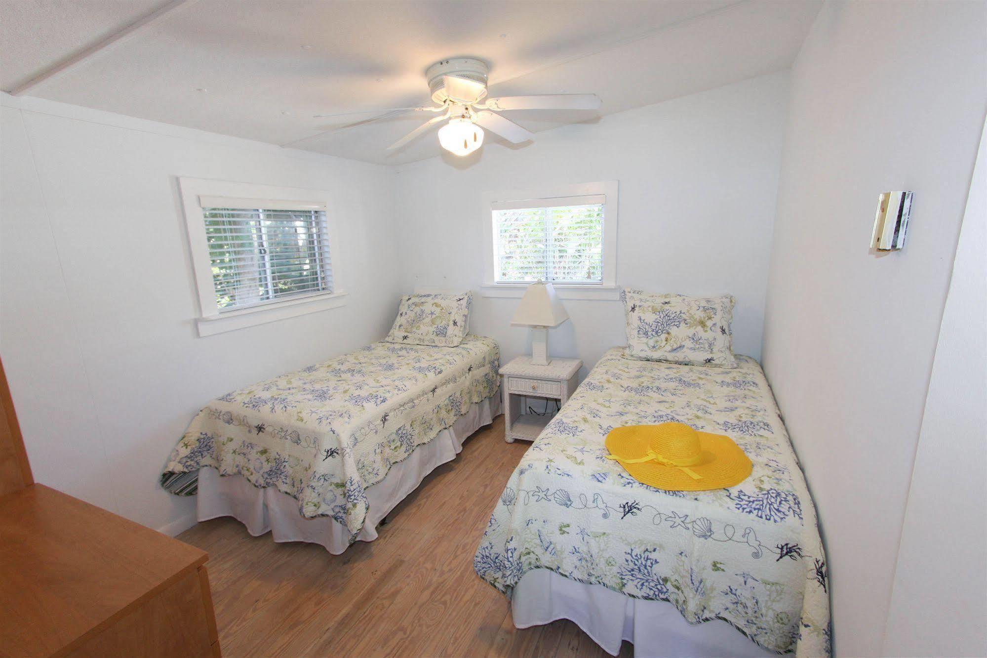 Gulf Breeze Cottages Sanibel Extérieur photo